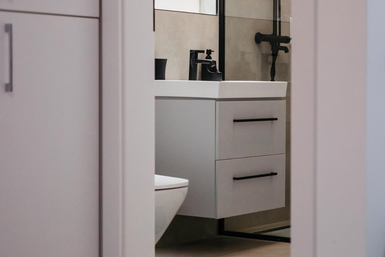 L&V Family Studio Apartment Sinaia Bagian luar foto
