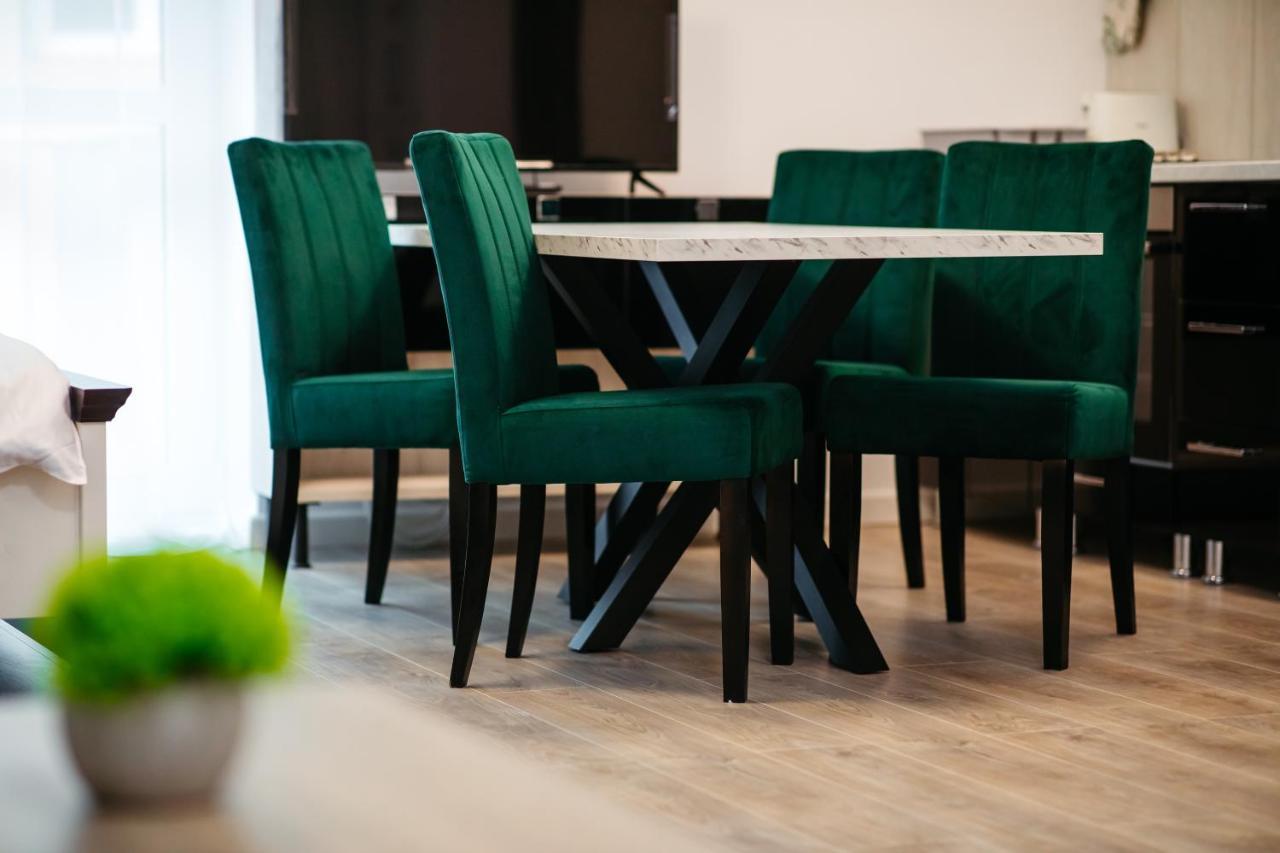 L&V Family Studio Apartment Sinaia Bagian luar foto