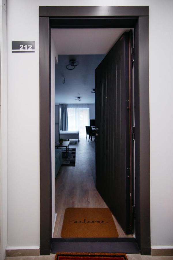 L&V Family Studio Apartment Sinaia Bagian luar foto