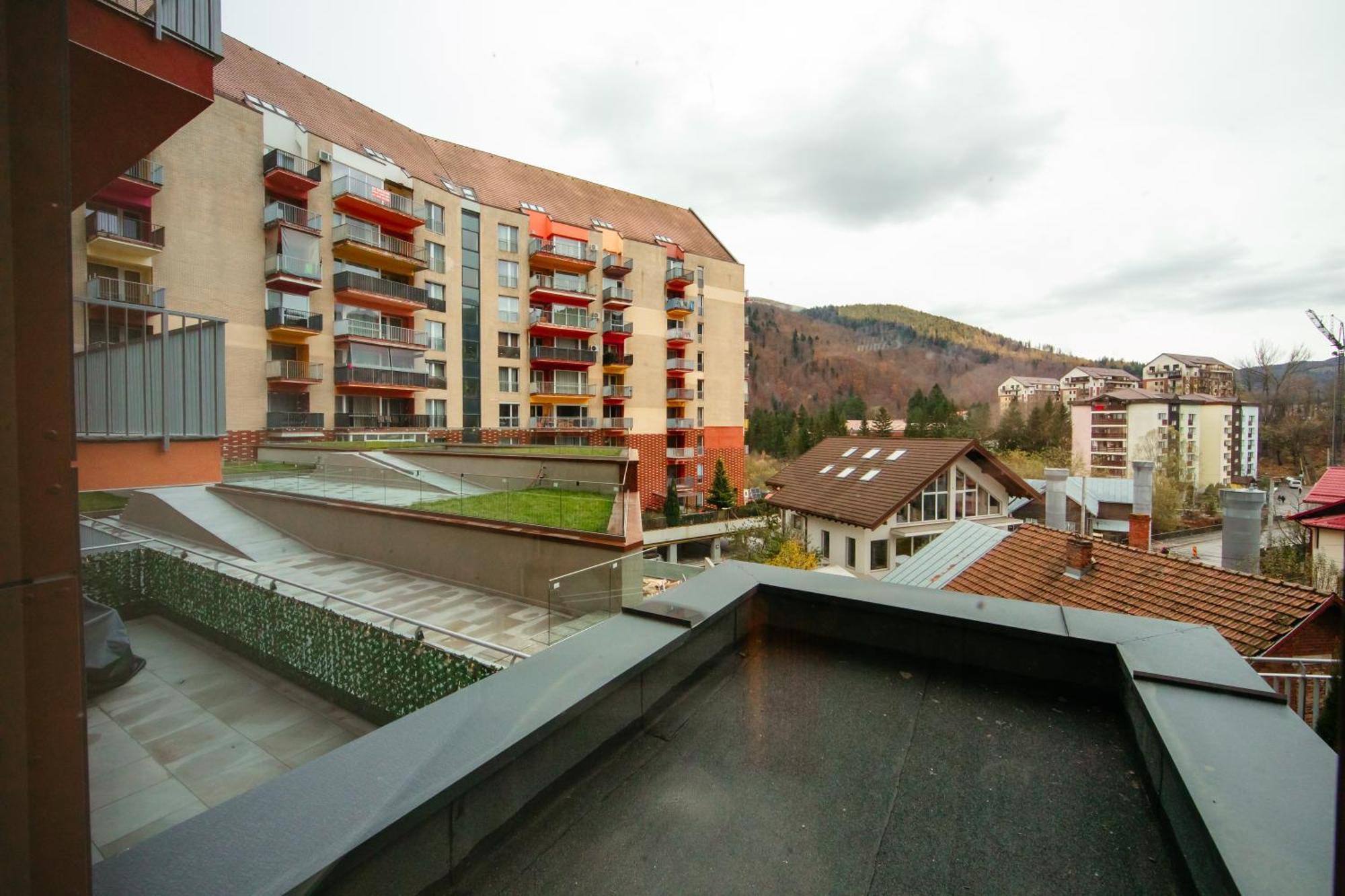 L&V Family Studio Apartment Sinaia Bagian luar foto